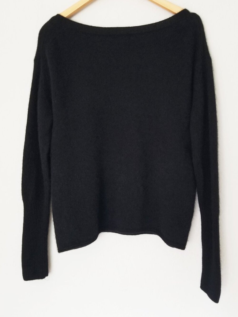 NAADAM Lightweight Cashmere Boatneck Sweater M Off Shoulder Black $148 Luxury - Picture 8 of 16